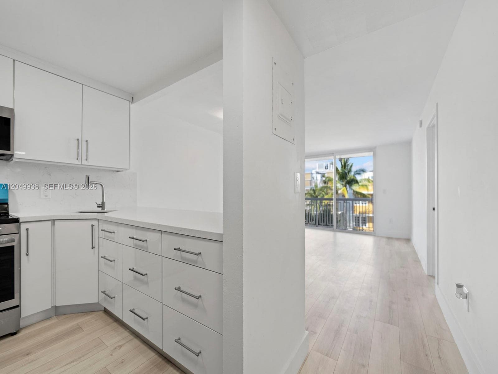 401 Ocean Dr # 403, Miami Beach, FL 33139 photo 2