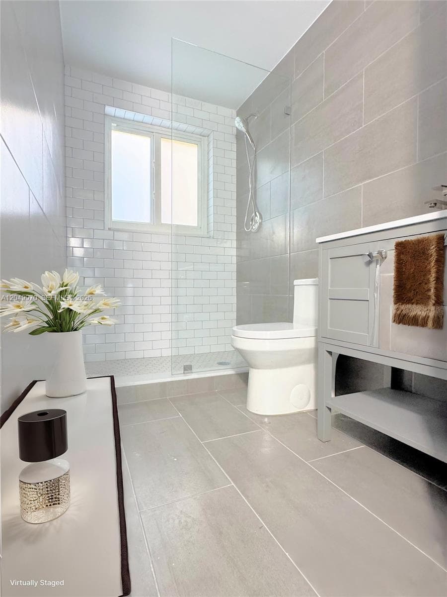 7325 Byron Ave # 3, Miami Beach, FL 33141 photo 4