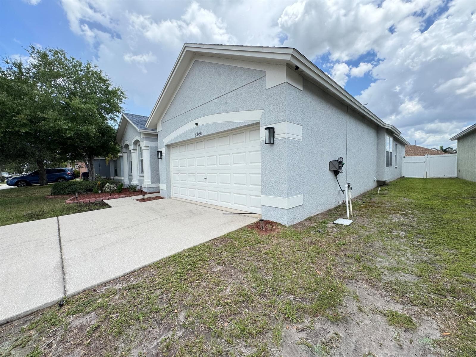 10868 Standing Stone Drive, FL 33598 photo 2