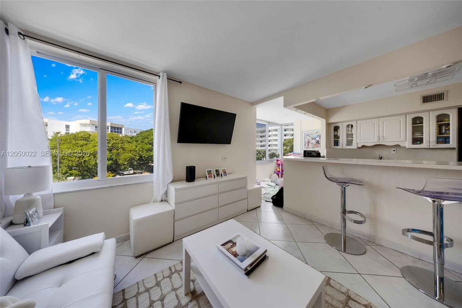 250 180th Dr # 352, Sunny Isles Beach, FL 33160 photo 4