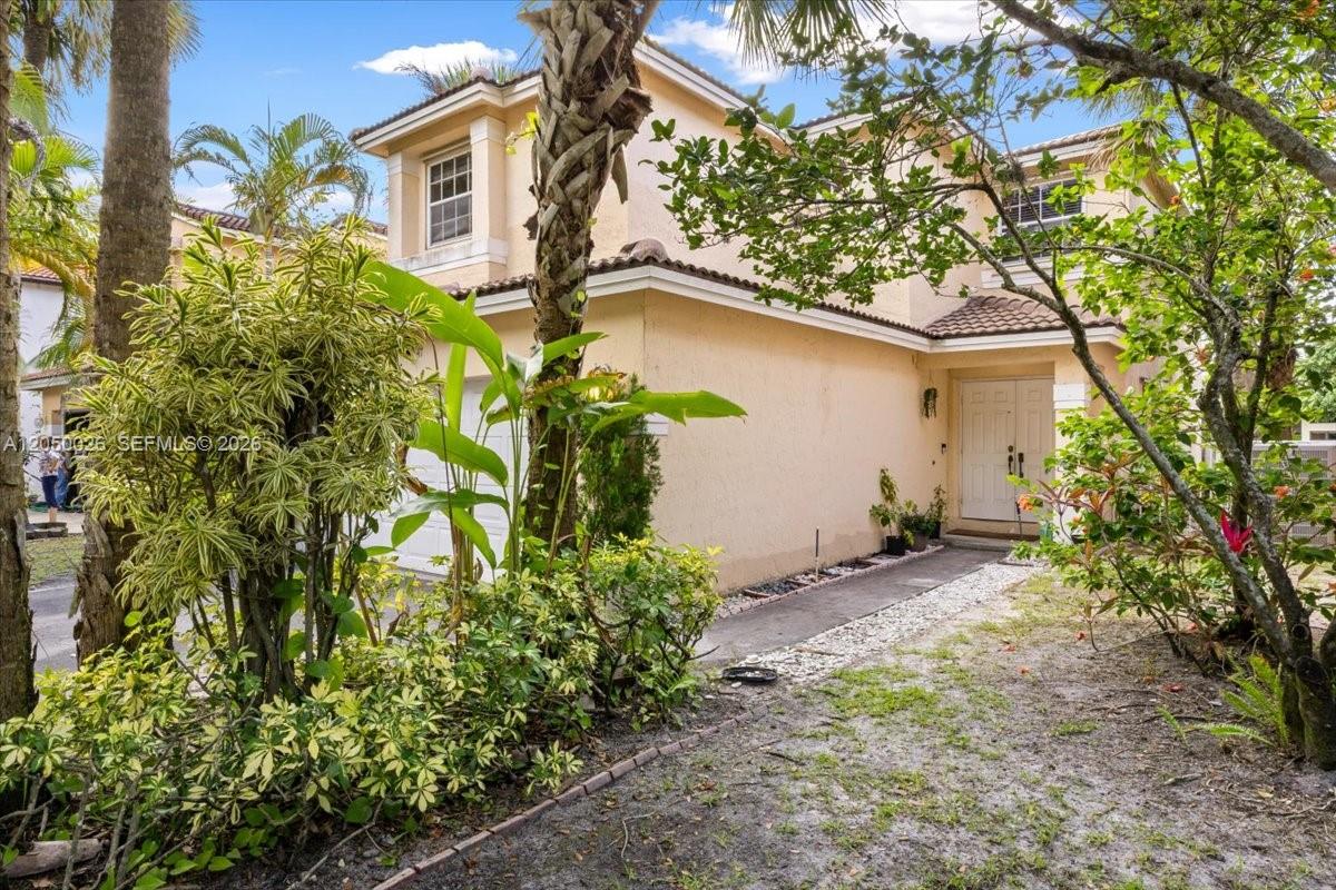 9847 Fairway Cove Ln, Plantation, FL 33324 photo 4