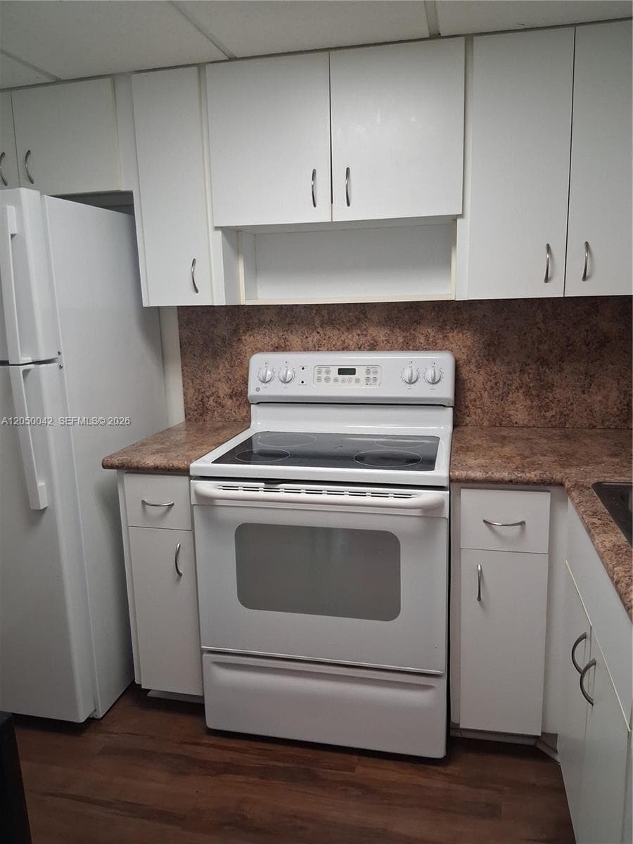 8315 SW 72nd Ave # 303B, Miami, FL 33143 photo 4