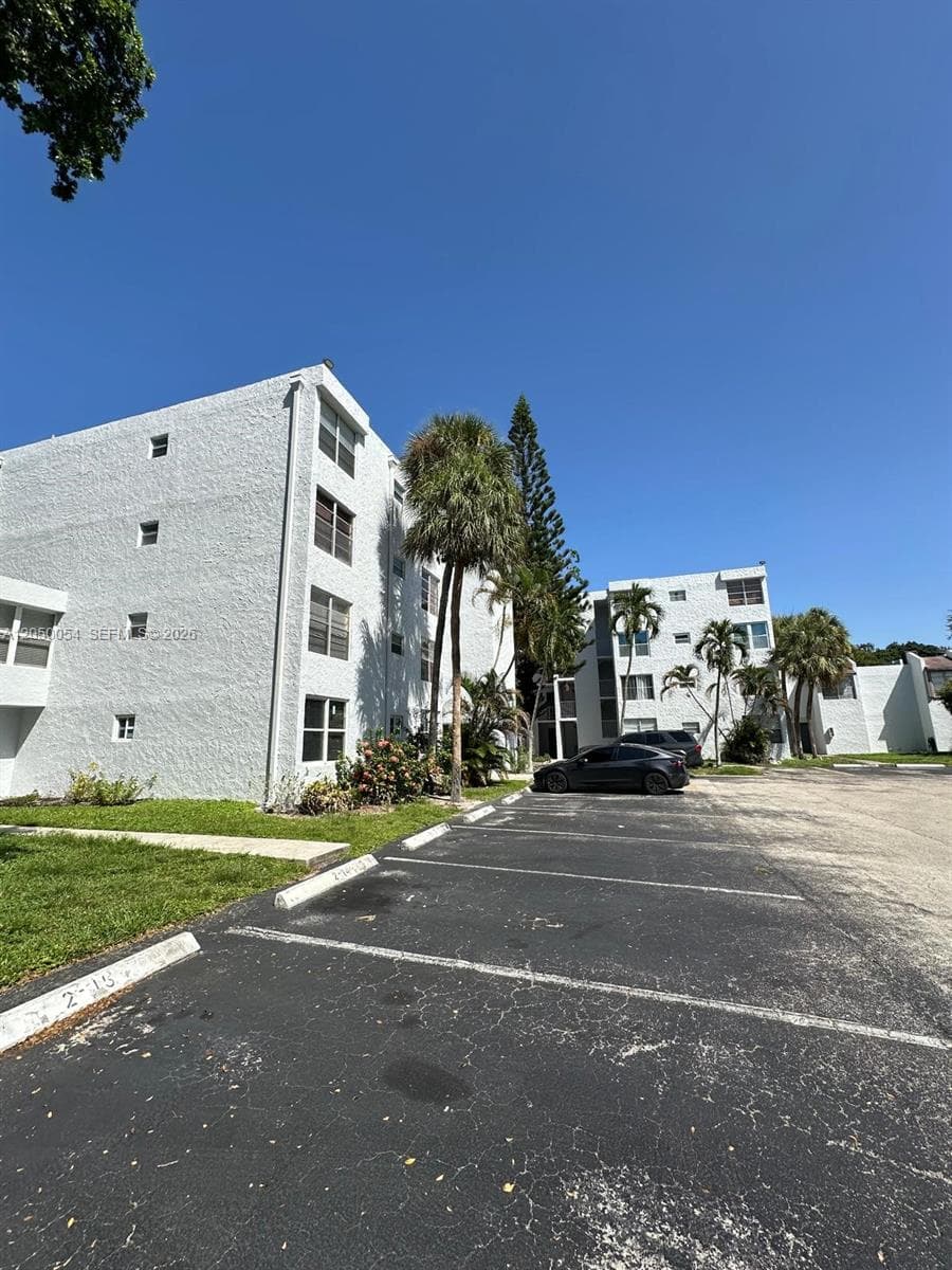 9410 Live Oak Pl # 305, Davie, FL 33324 photo 3
