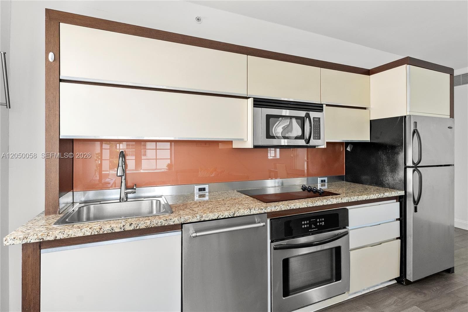 435 21st St # 318, Miami Beach, FL 33139 photo 4