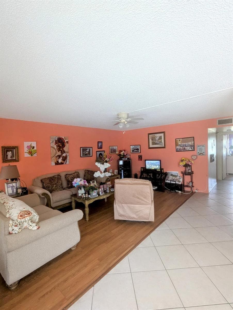 205 Wellington M, West Palm Beach, FL 33417 photo 2