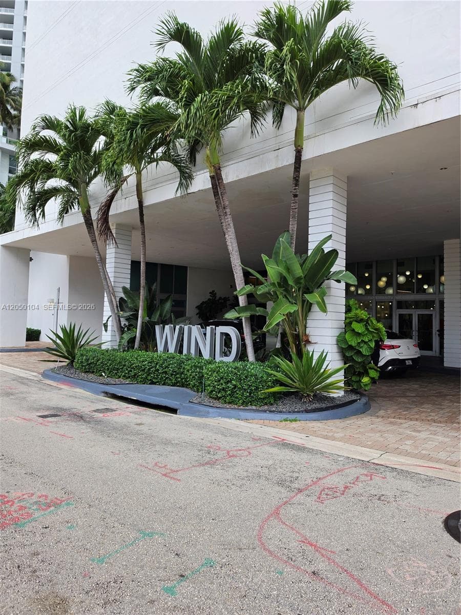 350 S Miami Ave # 3201, Miami, FL 33130