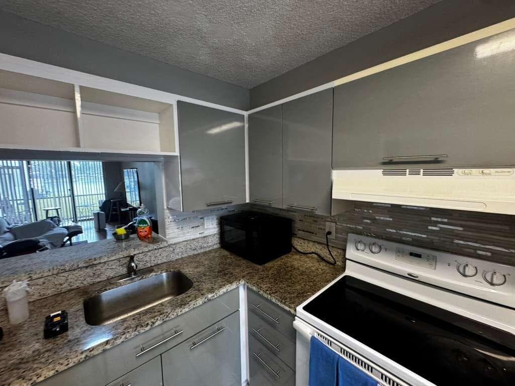 11318 Taft Street, Pembroke Pines, FL 33026 photo 2