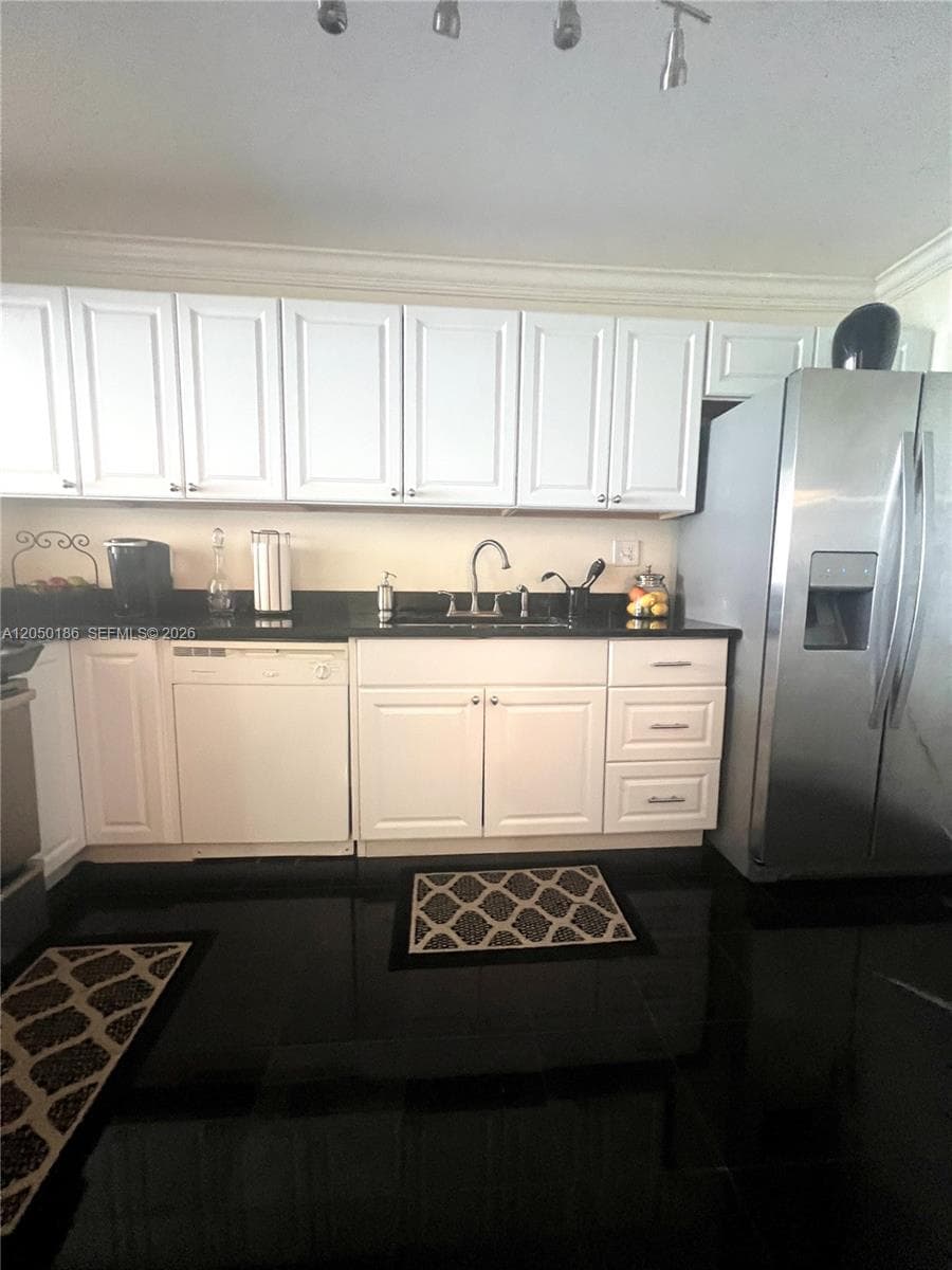 1465 NE 123rd St # 502, North Miami, FL 33161 photo 5