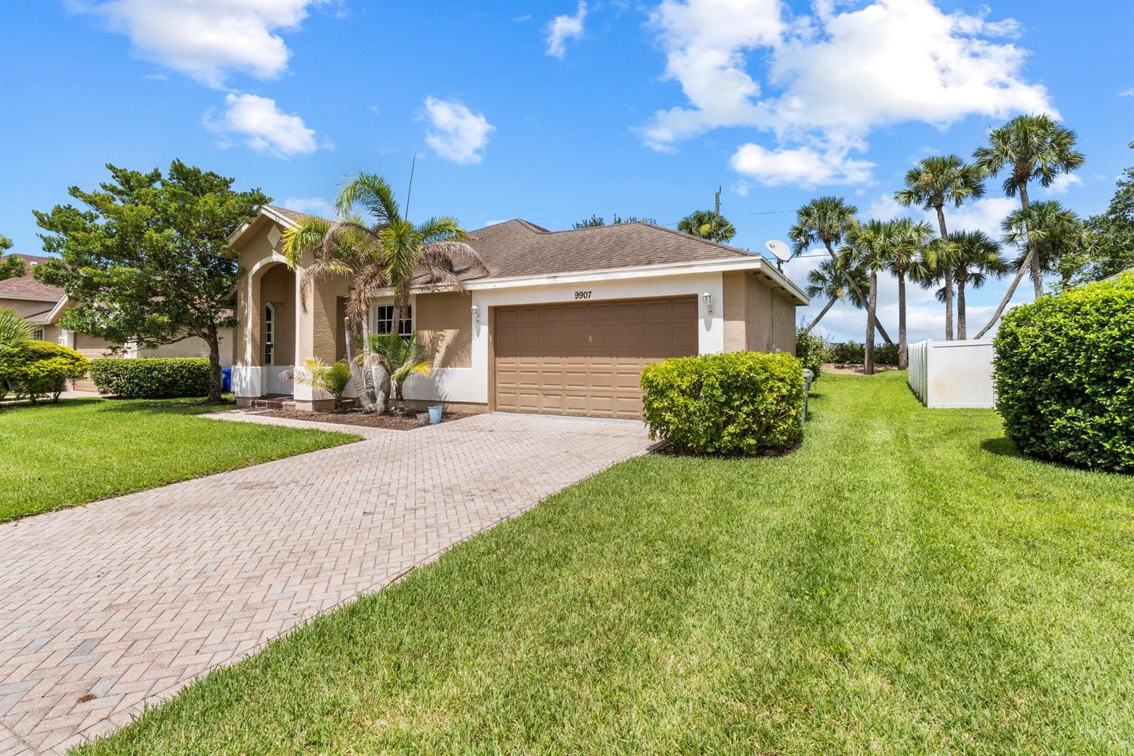 9907 E Verona Circle, Vero Beach, FL 32966 photo 2