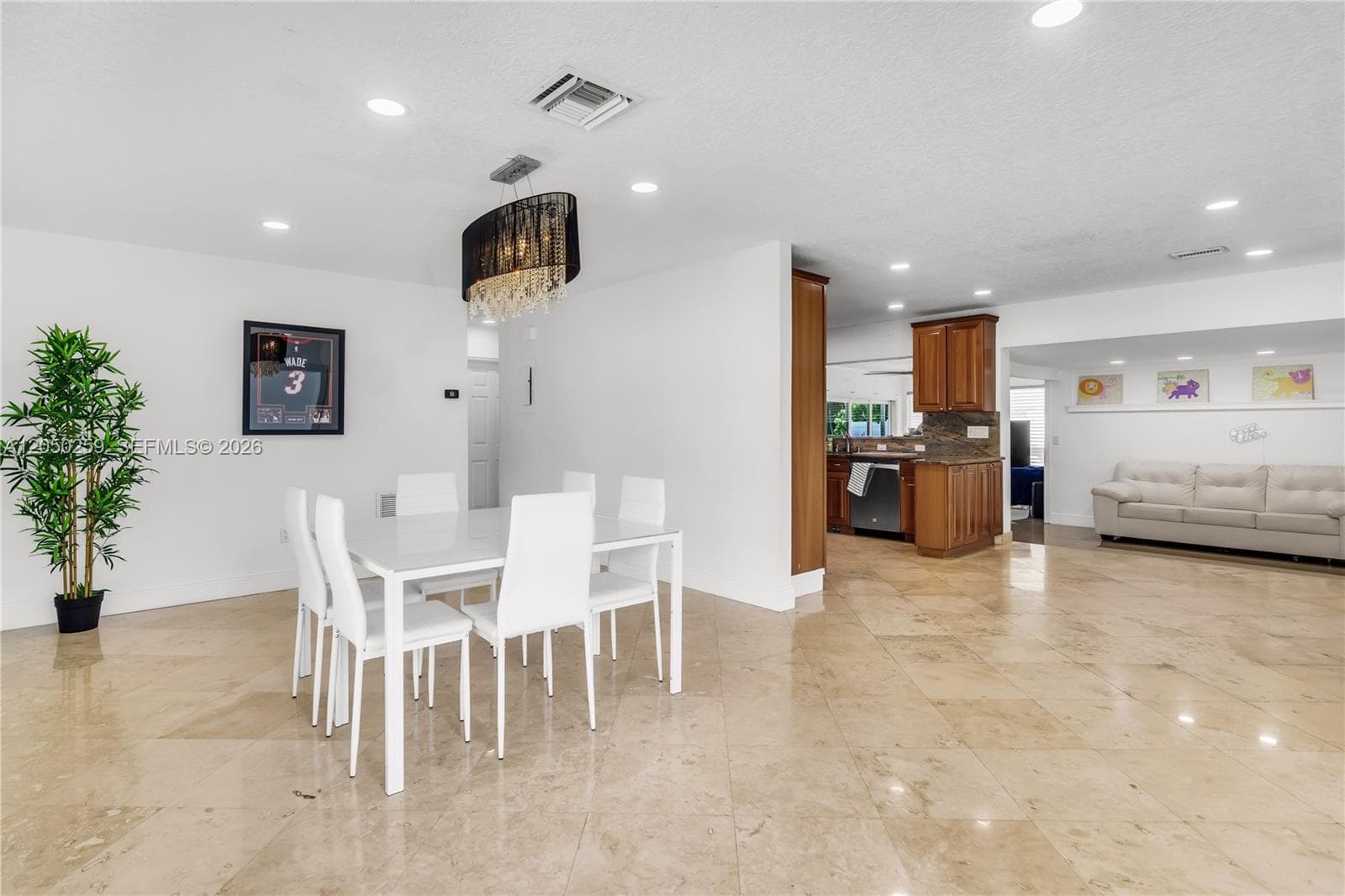 2424 NE 18th Ave, Wilton Manors, FL 33305 photo 3