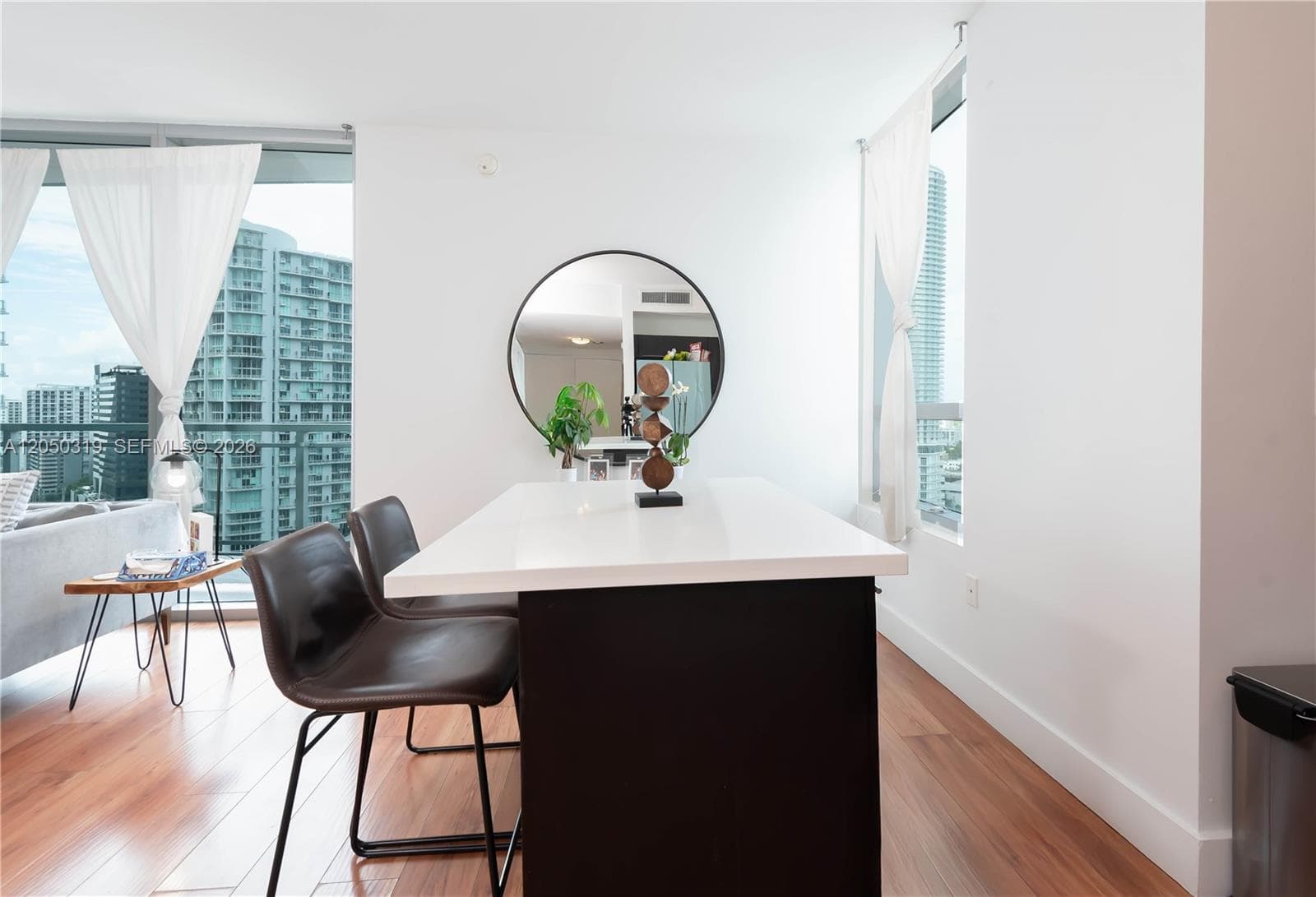 90 SW 3rd St # 2113, Miami, FL 33130 photo 4