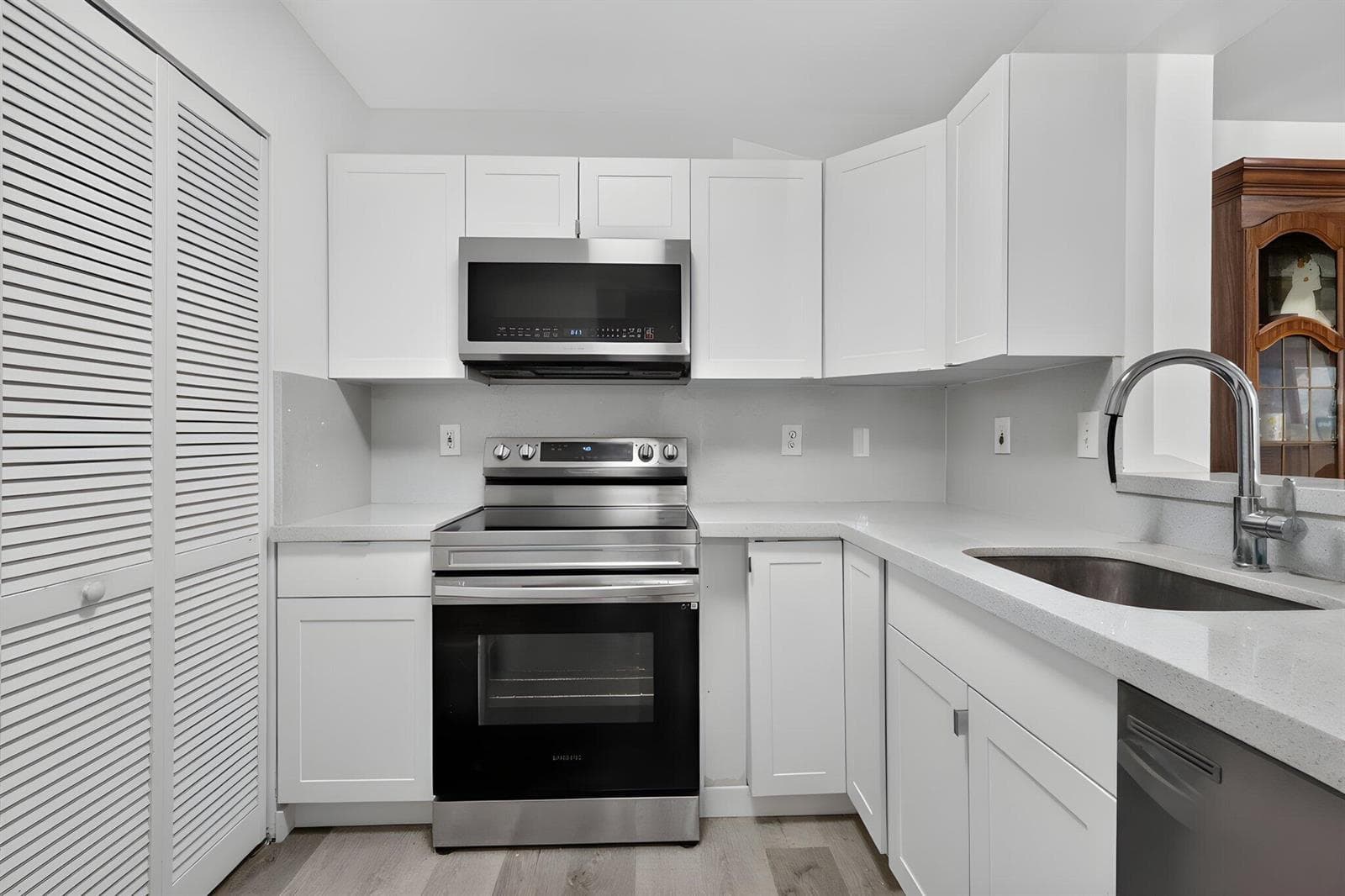 2731 Ocean Club Boulevard # 102, Hollywood, FL 33019 photo 5