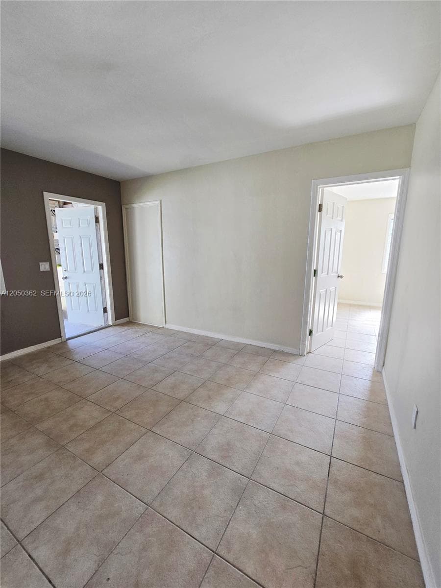 724 SW 7th Ter # 1-2, Hallandale Beach, FL 33009 photo 5