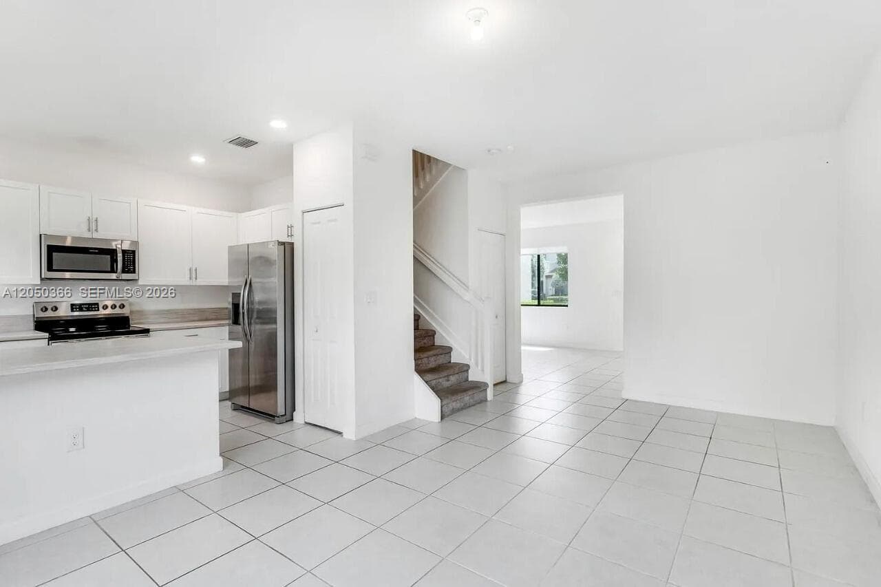 21071 NE 8th Ave # 21071, Miami, FL 33179 photo 3