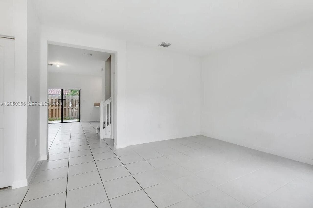 21071 NE 8th Ave # 21071, Miami, FL 33179 photo 4