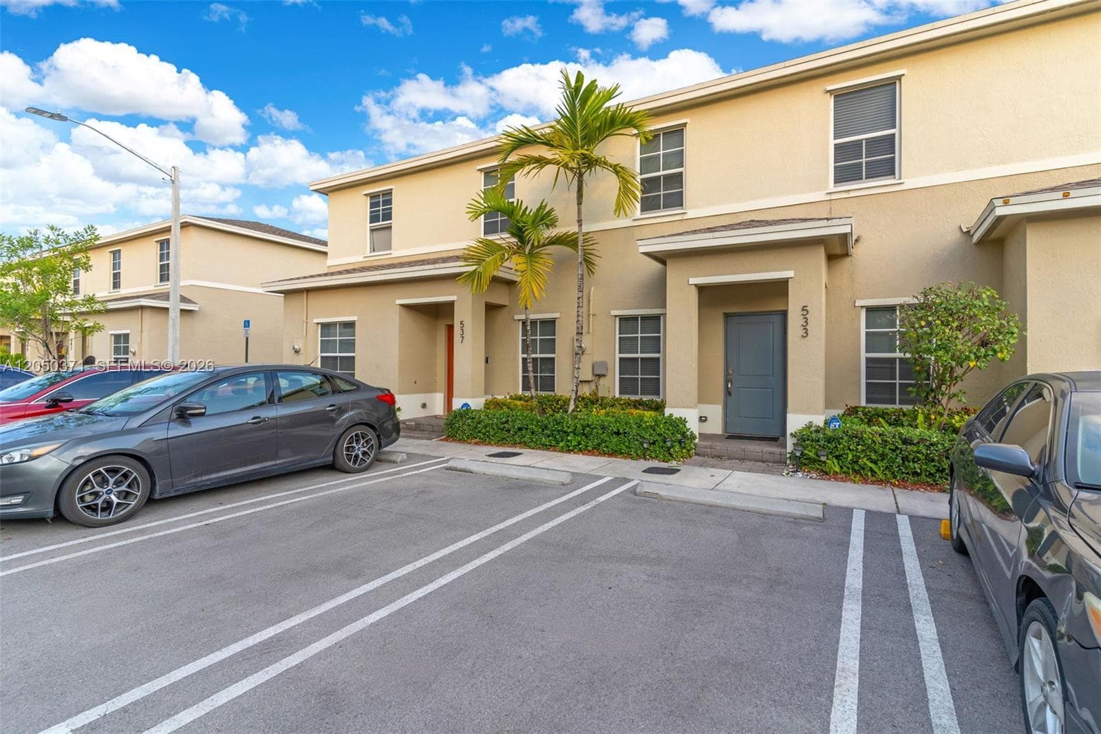 533 NE 5th Pl, Florida City, FL 33034 photo 2