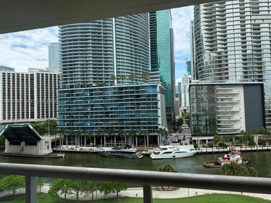 475 Brickell Ave # 1012, Miami, FL 33131 photo 2