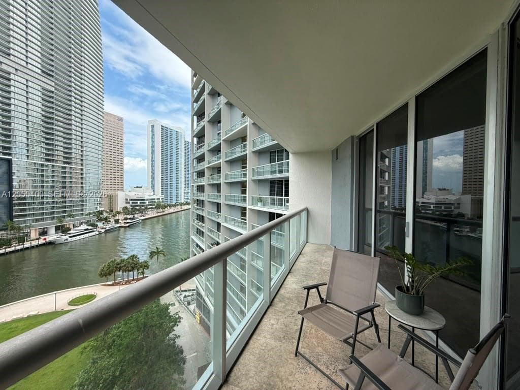 475 Brickell Ave # 1012, Miami, FL 33131