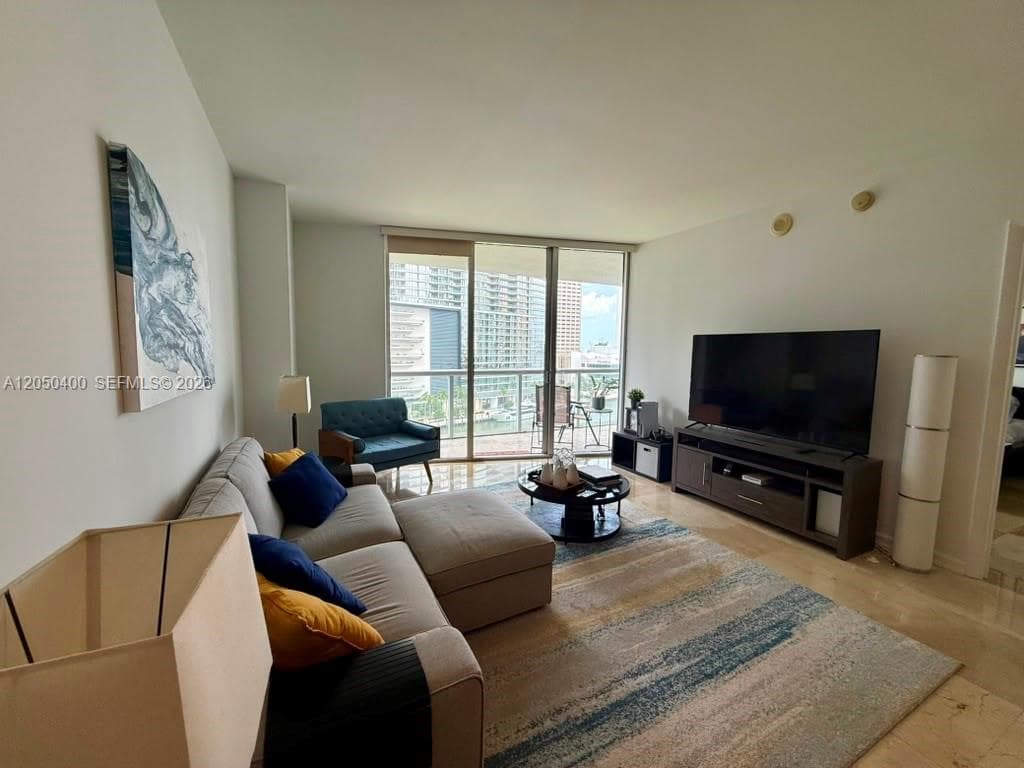 475 Brickell Ave # 1012, Miami, FL 33131 photo 4