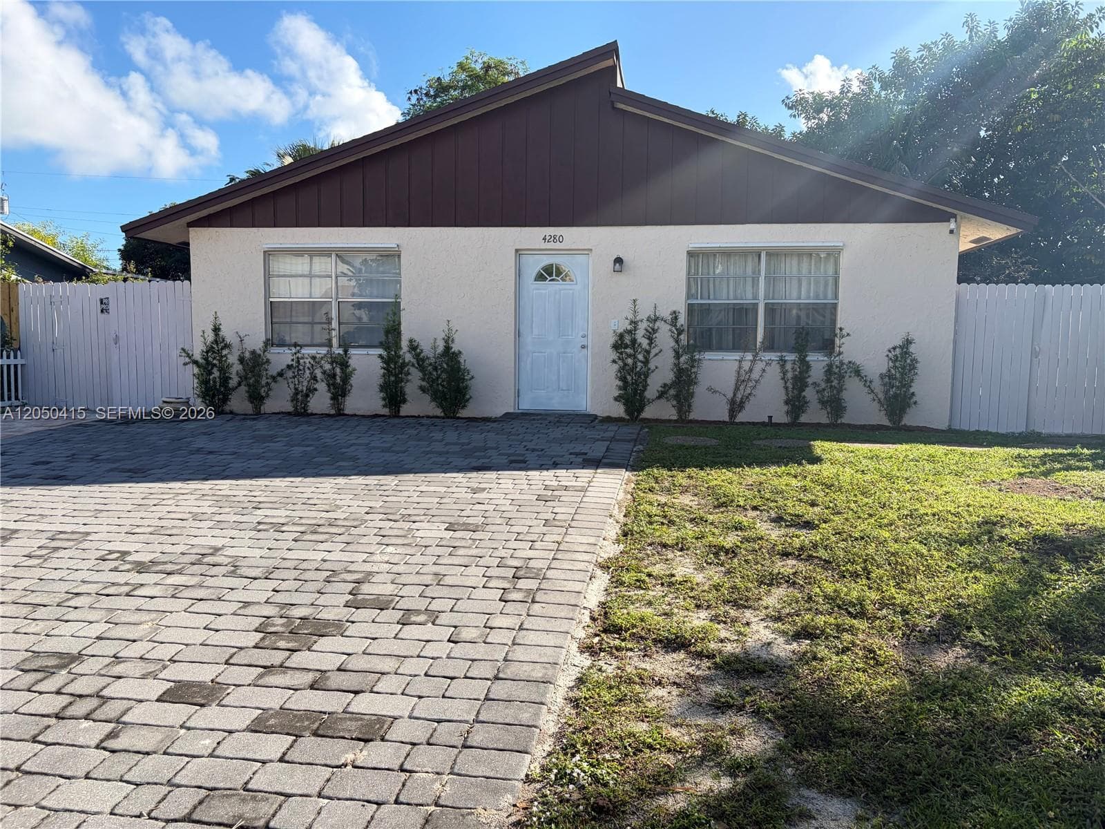 4280 N Dixie Hwy, Boca Raton, FL 33431