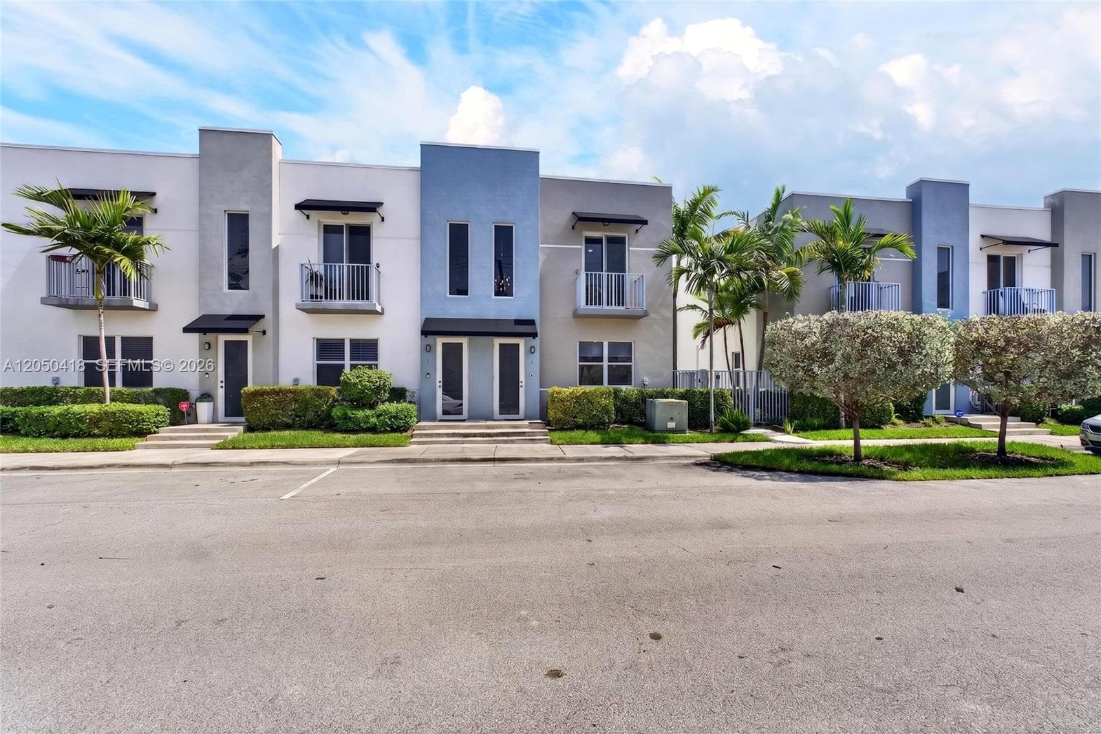 405 NE 35th Ct # 5, Oakland Park, FL 33334 photo 2