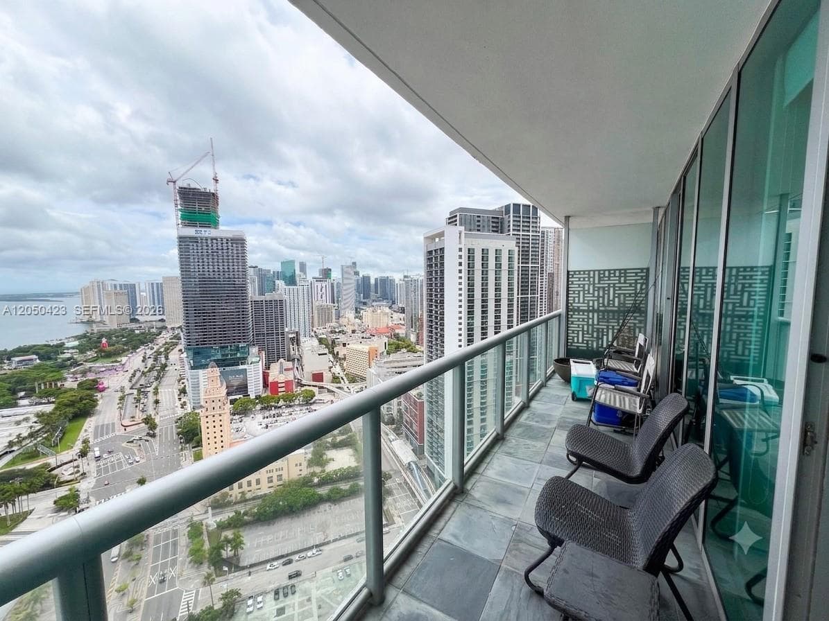 888 Biscayne Blvd # 4005, Miami, FL 33132 photo 2