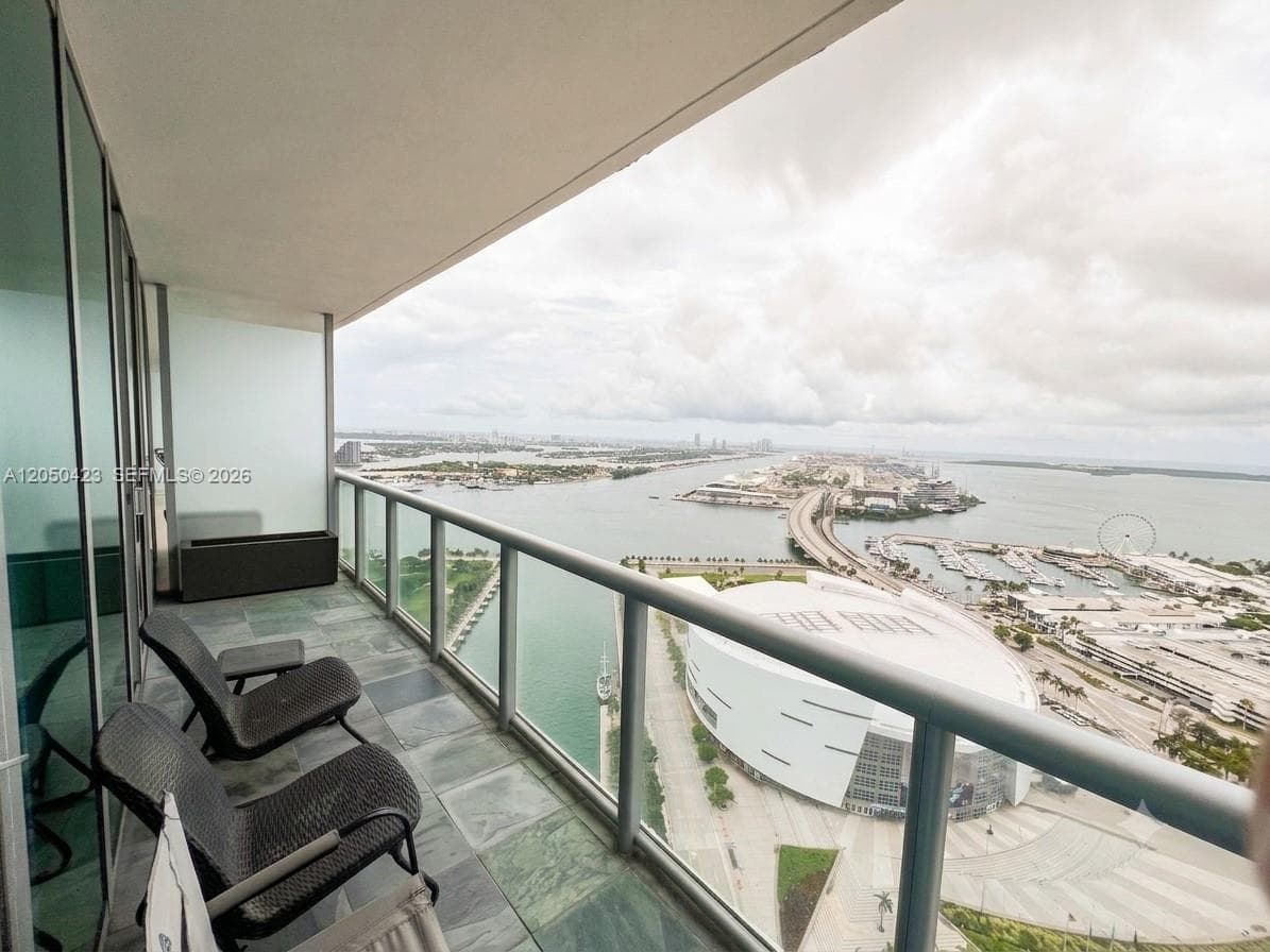 888 Biscayne Blvd # 4005, Miami, FL 33132