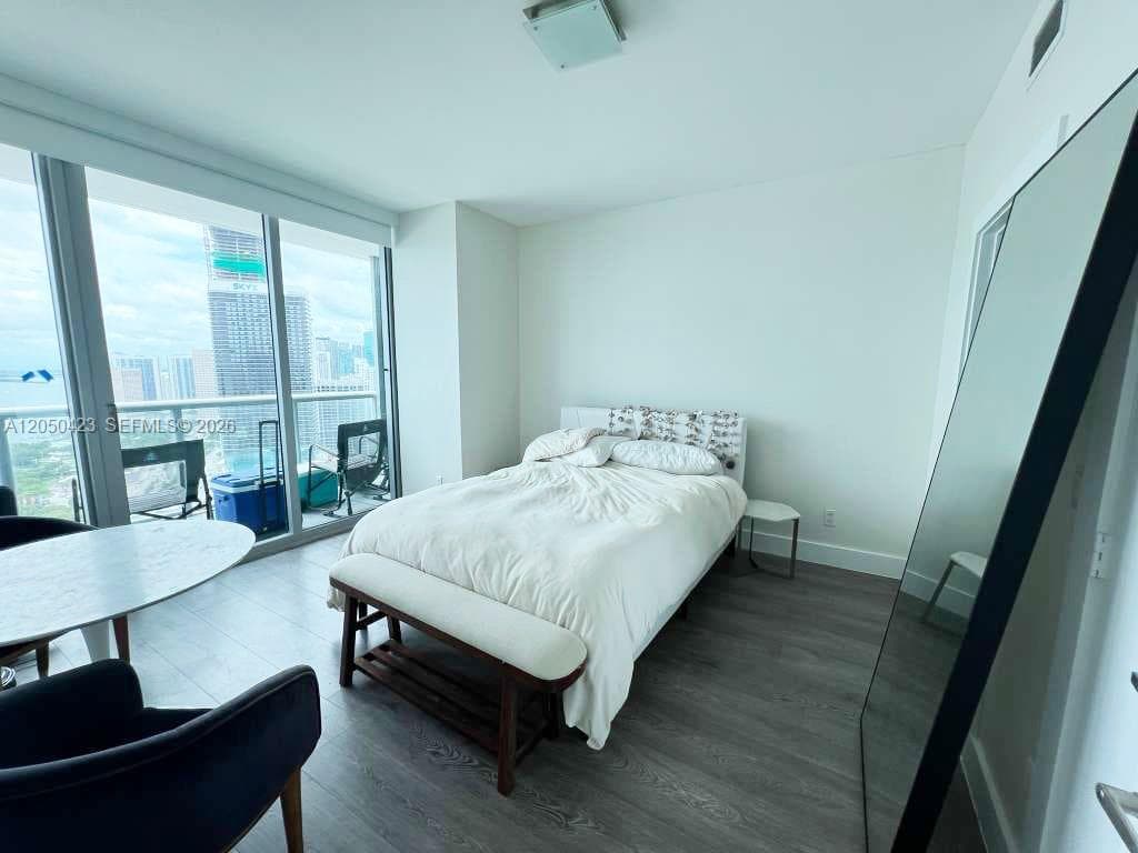 888 Biscayne Blvd # 4005, Miami, FL 33132 photo 4