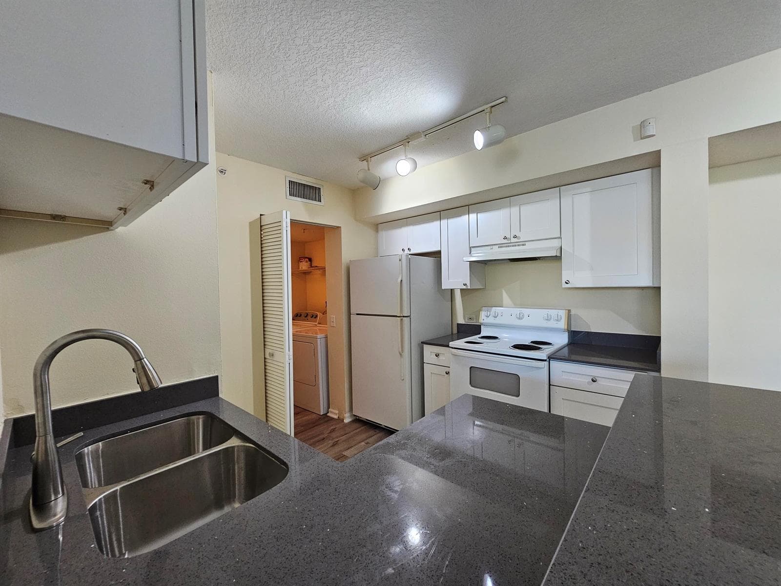 604 Villa Circle # 604, Boynton Beach, FL 33435 photo 5