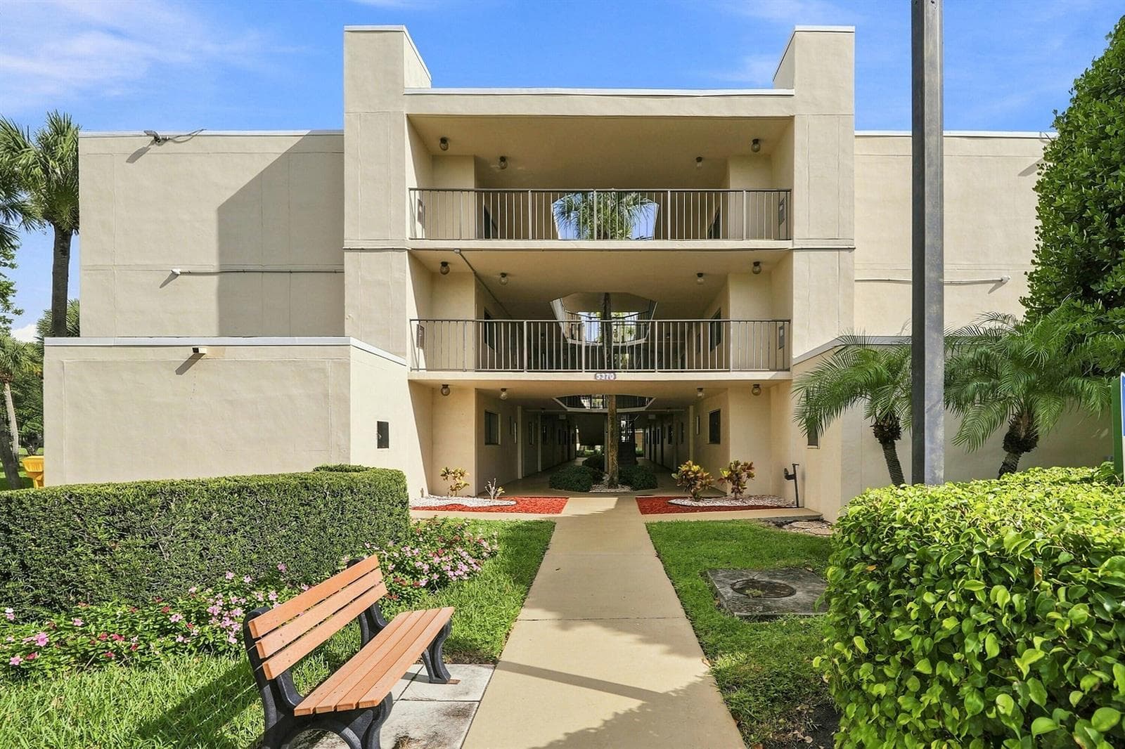 5370 Las Verdes Circle # 304, Delray Beach, FL 33484 photo 2