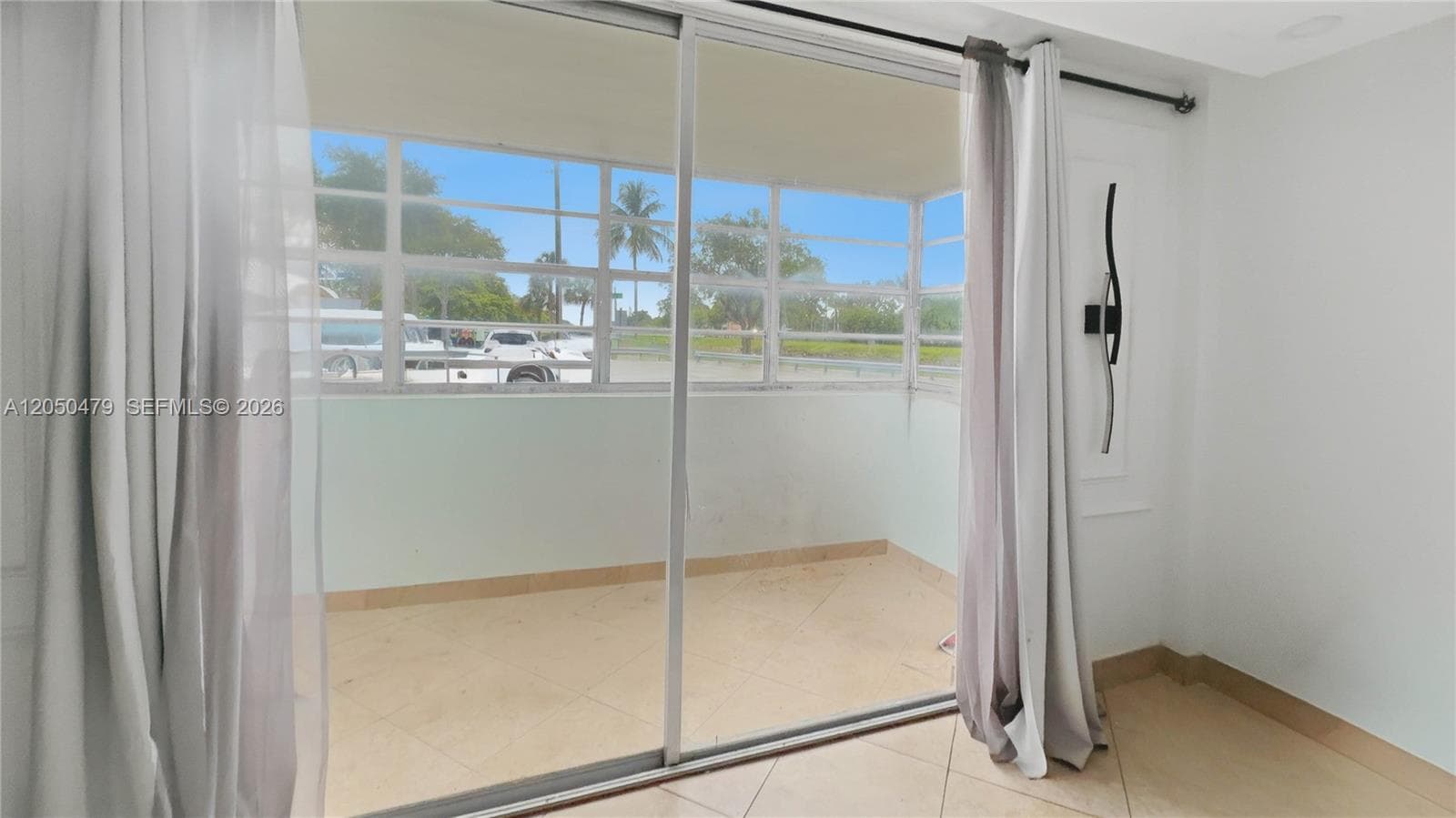 16450 Miami Dr # 103, North Miami Beach, FL 33162 photo 4