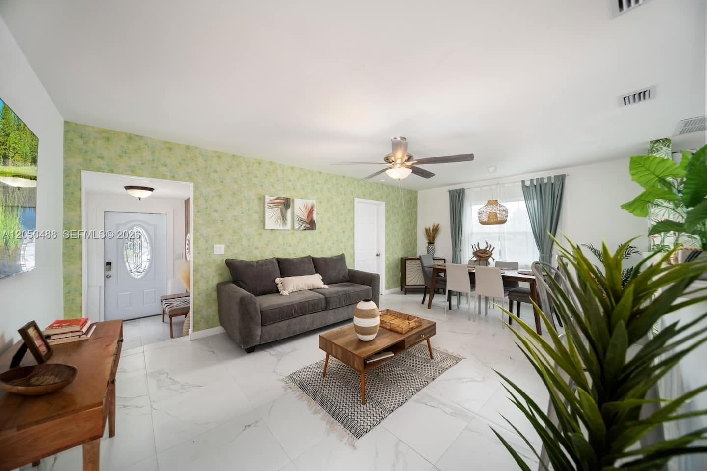 810 NW 21st Ct, Miami, FL 33125 photo 5