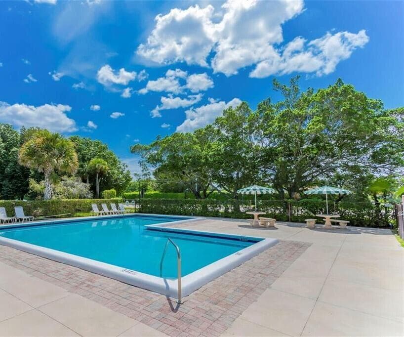 454 Lakeview Drive # 1, Weston, FL 33326 photo 2