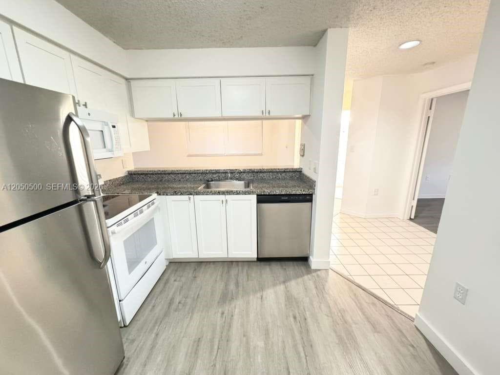 14208 Glenmoor Dr # 14208, West Palm Beach, FL 33409 photo 3
