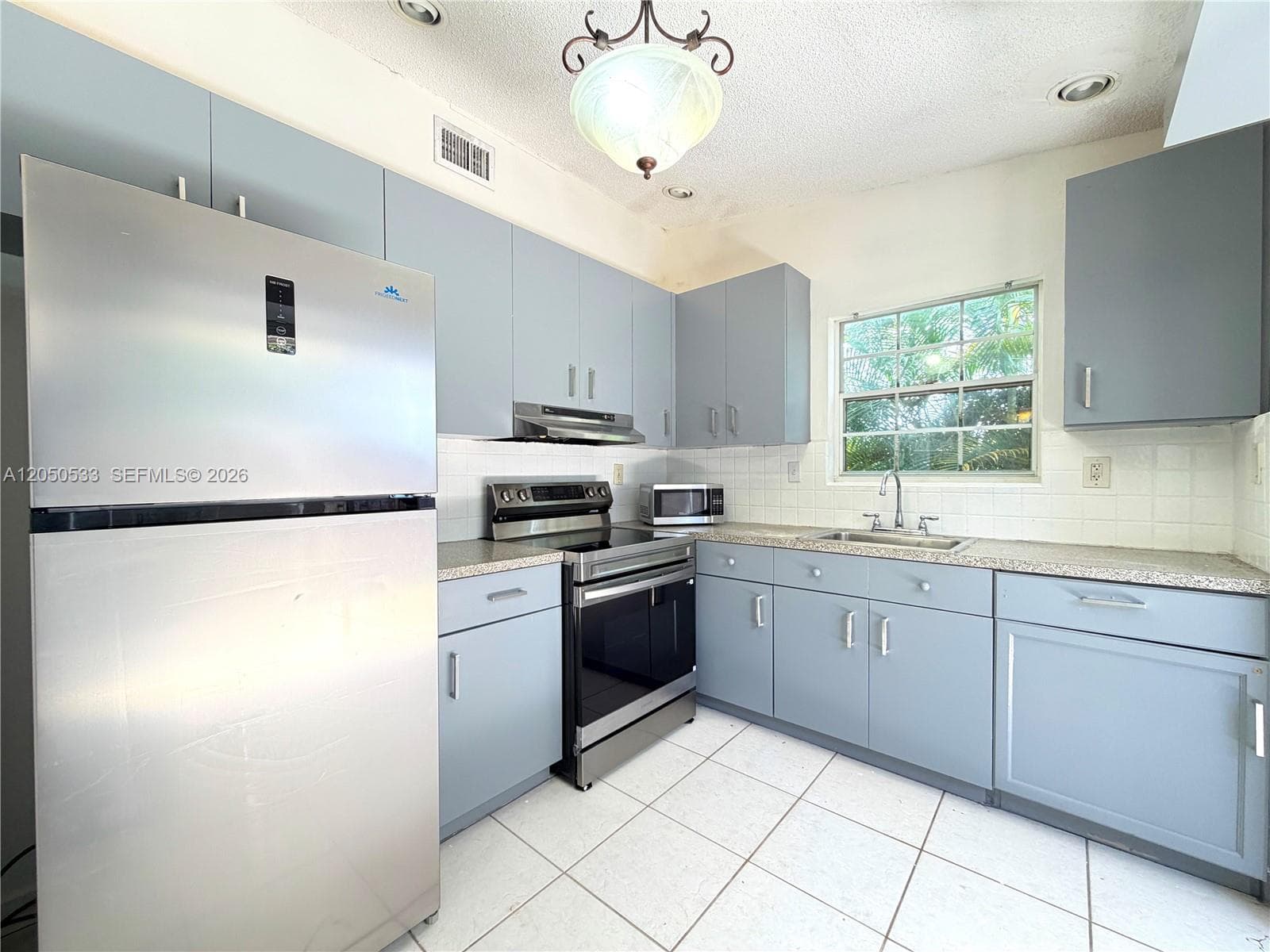 9850 W Heather Ln, Miramar, FL 33025 photo 2
