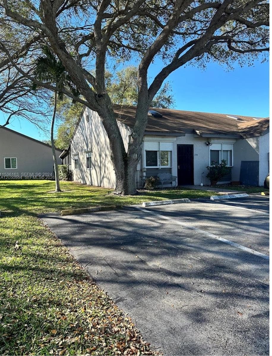 2700 SW 55th St # 1, Dania Beach, FL 33312