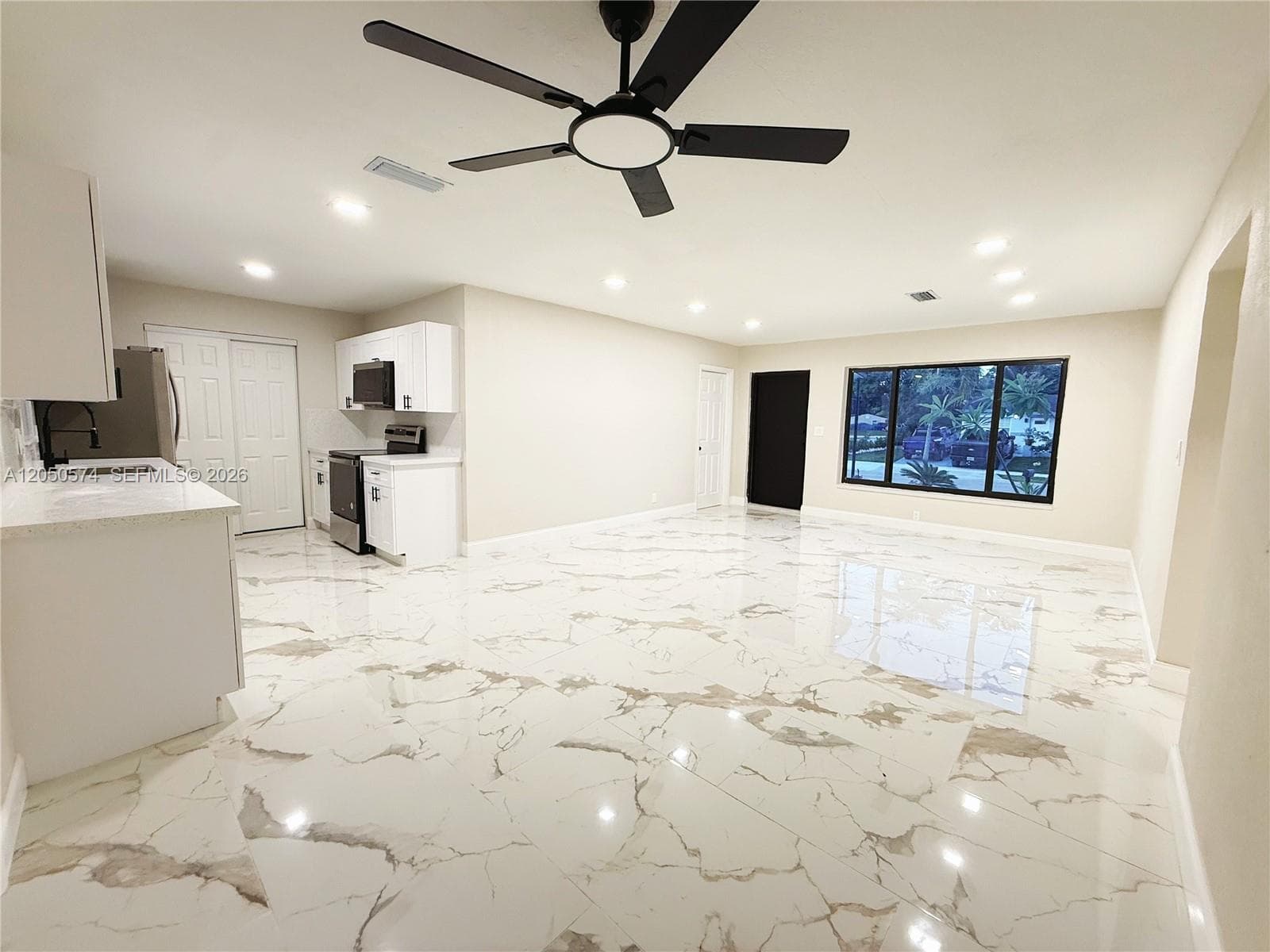 2401 SW 50th Ter, Plantation, FL 33317 photo 4