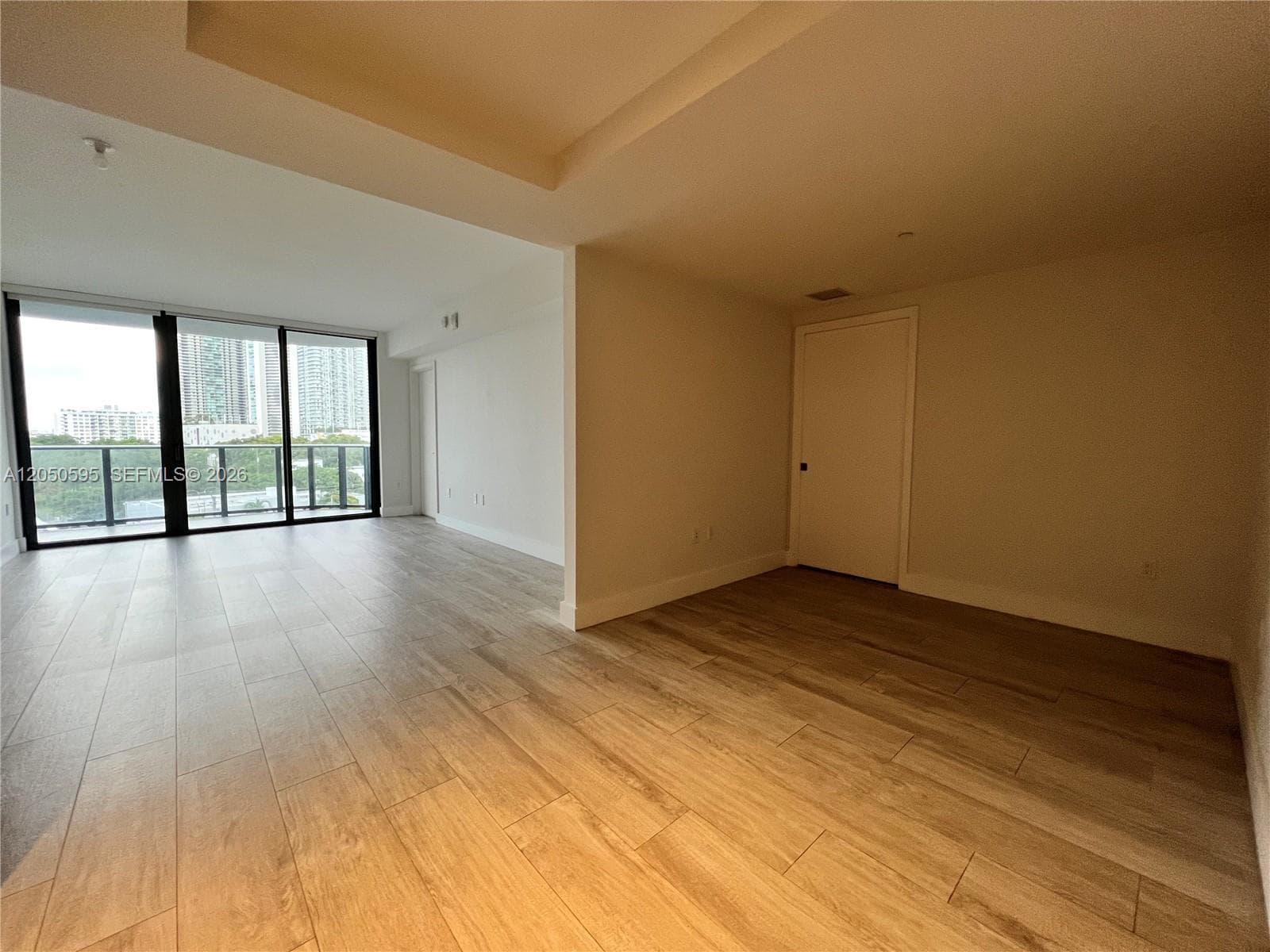 121 NE 34th St # L505, Miami, FL 33137 photo 4