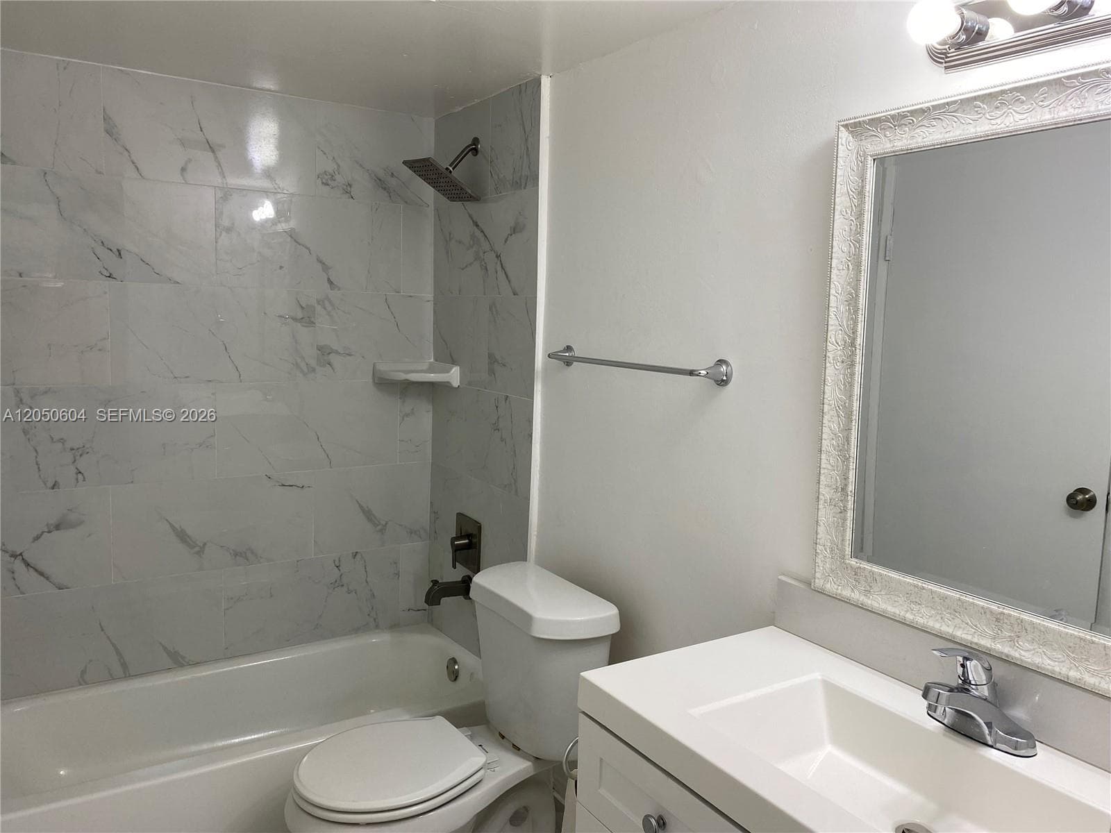 486 NW 165th St Rd # B-307, Miami, FL 33169 photo 4