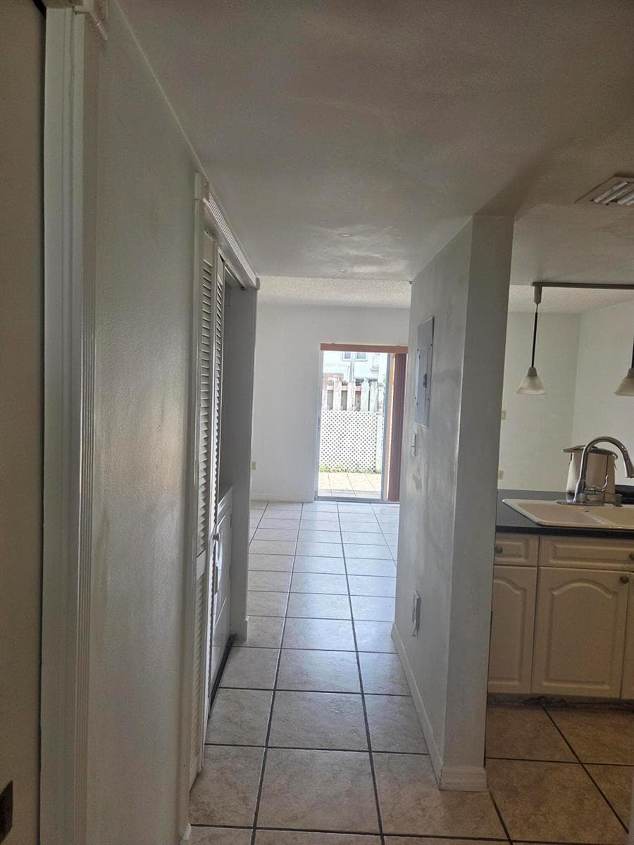9187 Fontainebleau Boulevard # 419, Miami, FL 33172 photo 5
