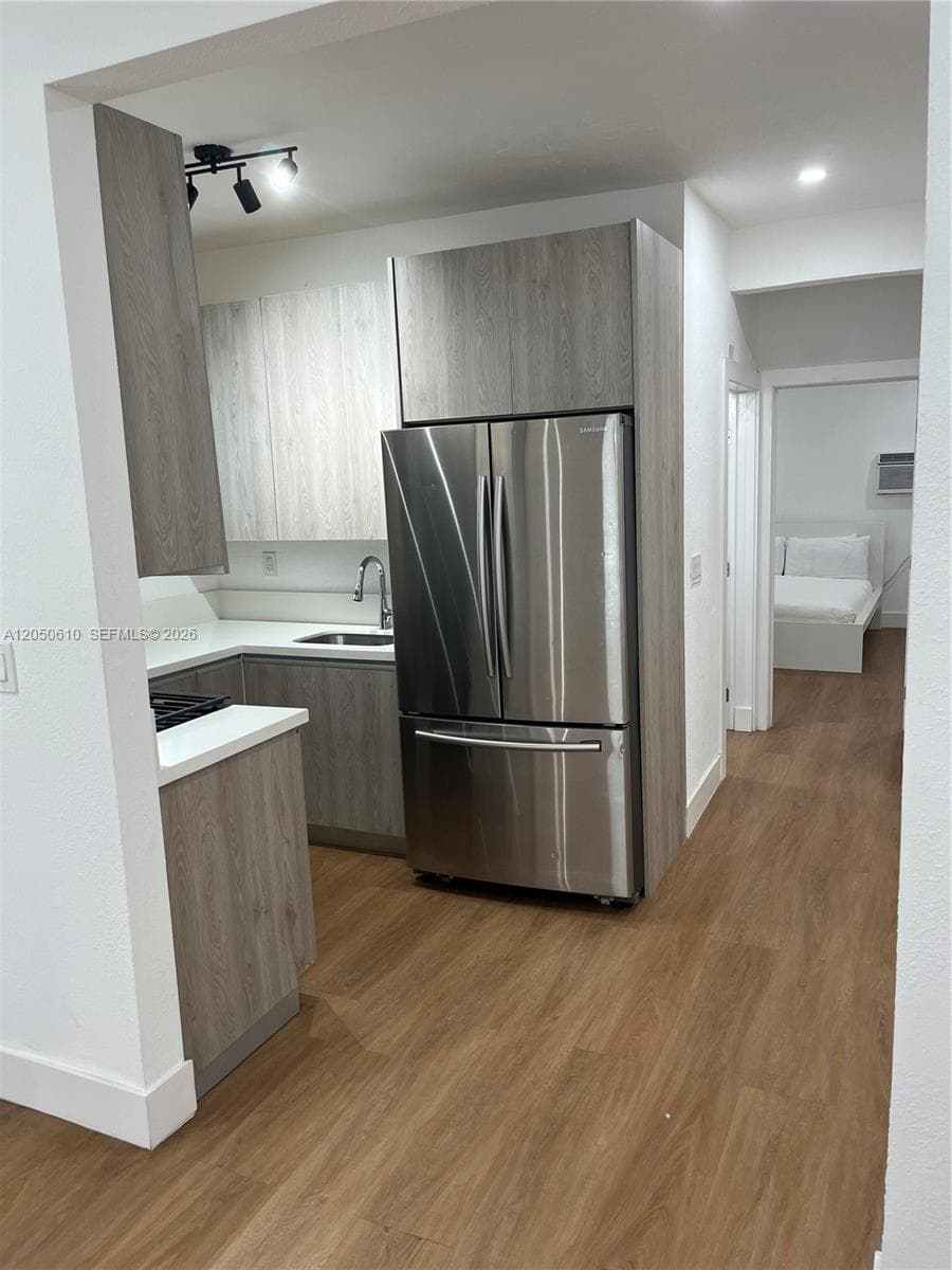 740 Michigan Ave # 2, Miami Beach, FL 33139 photo 3