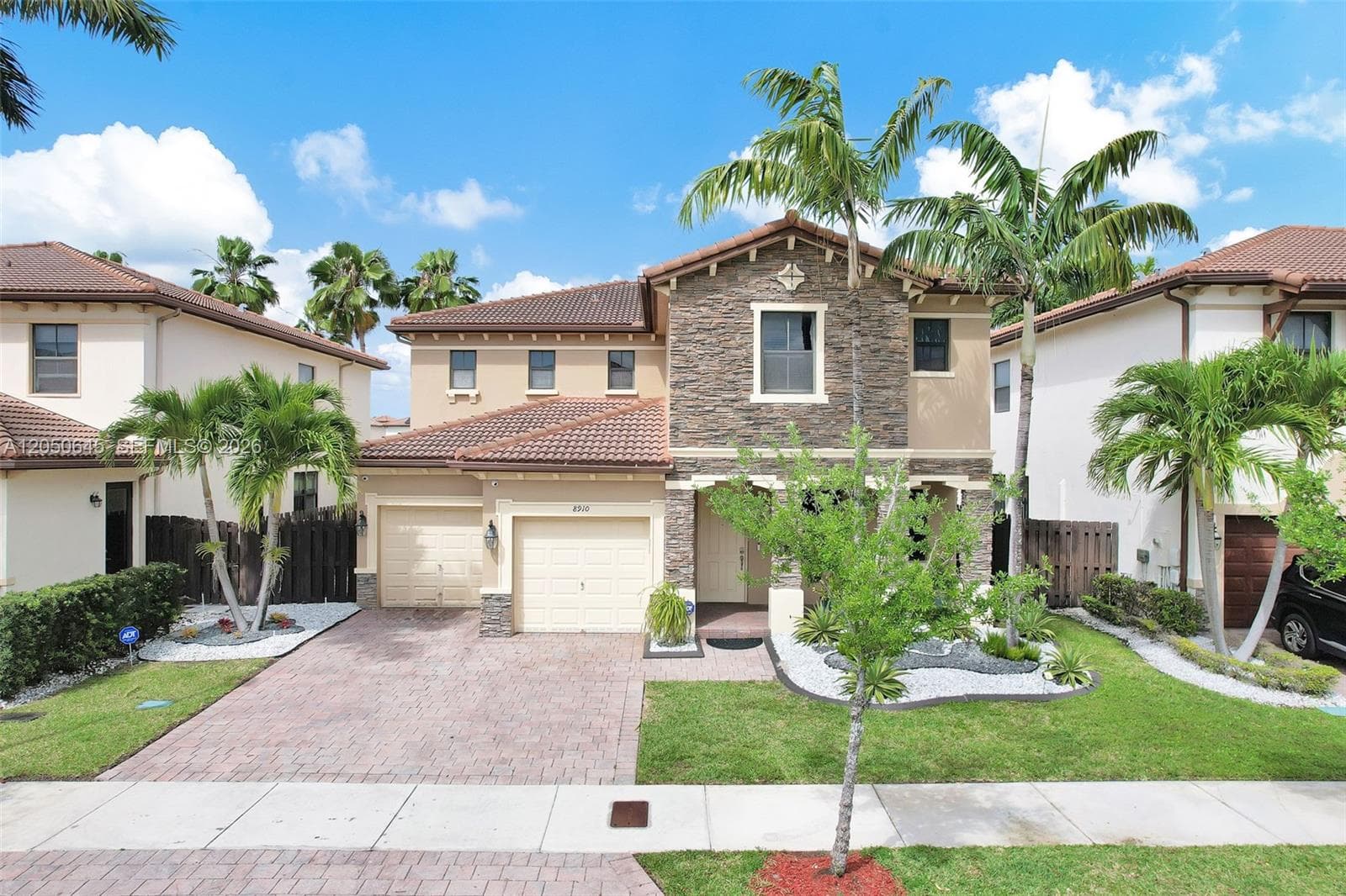 8910 NW 98th Ct, Doral, FL 33178 photo 3
