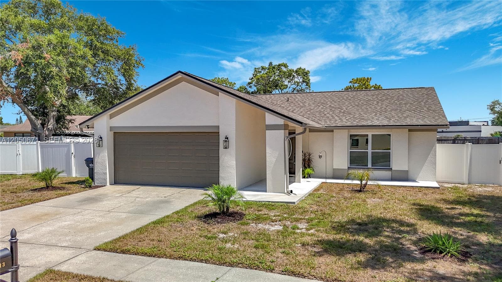 10813 Roundview Lane, Tampa, FL 33624 photo 2