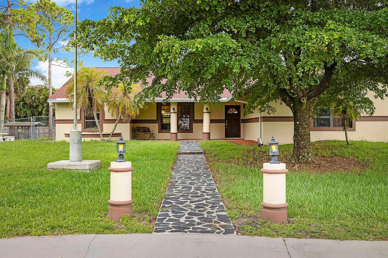 17298 66th Court N, FL 33470 photo 2