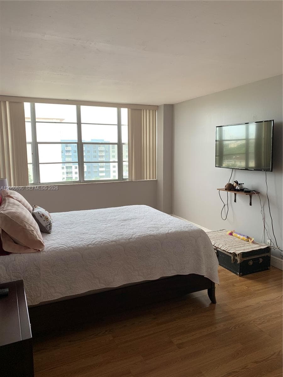 2025 NE 164th St # 808, North Miami Beach, FL 33162 photo 2