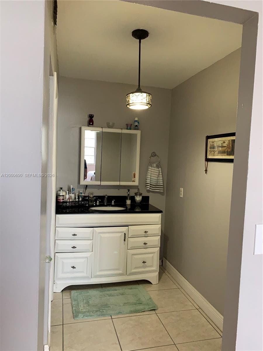 2025 NE 164th St # 808, North Miami Beach, FL 33162 photo 3