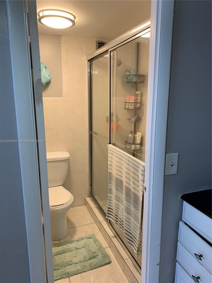 2025 NE 164th St # 808, North Miami Beach, FL 33162 photo 4