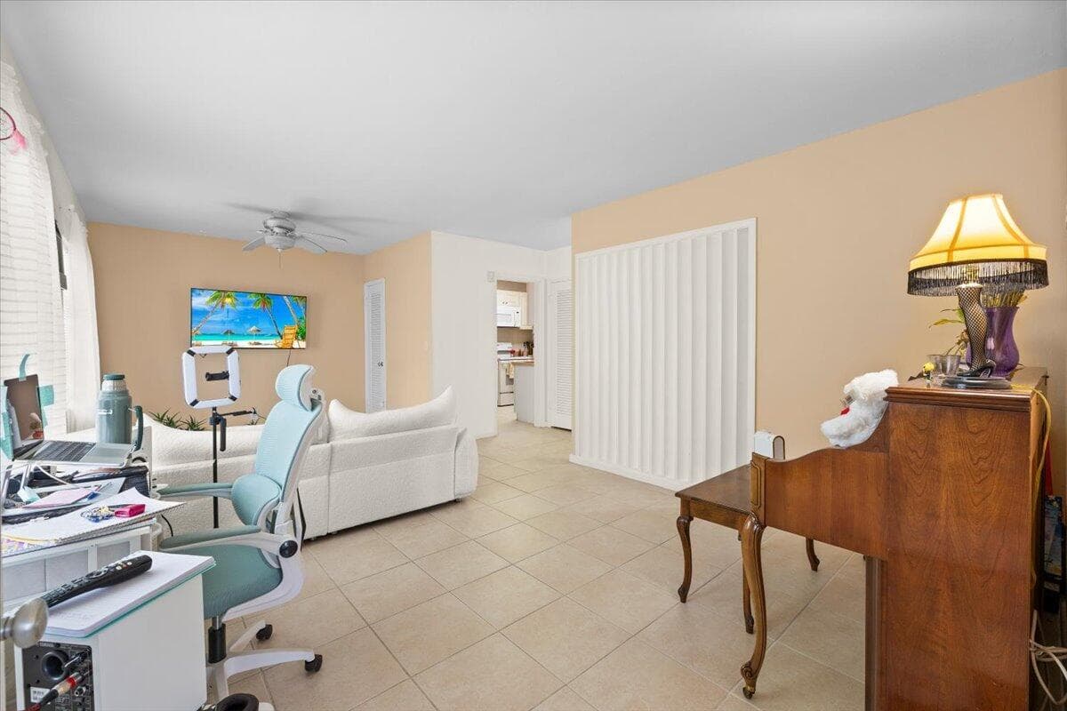 327 S Ocean Breeze # 1, Lake Worth, FL 33460 photo 3