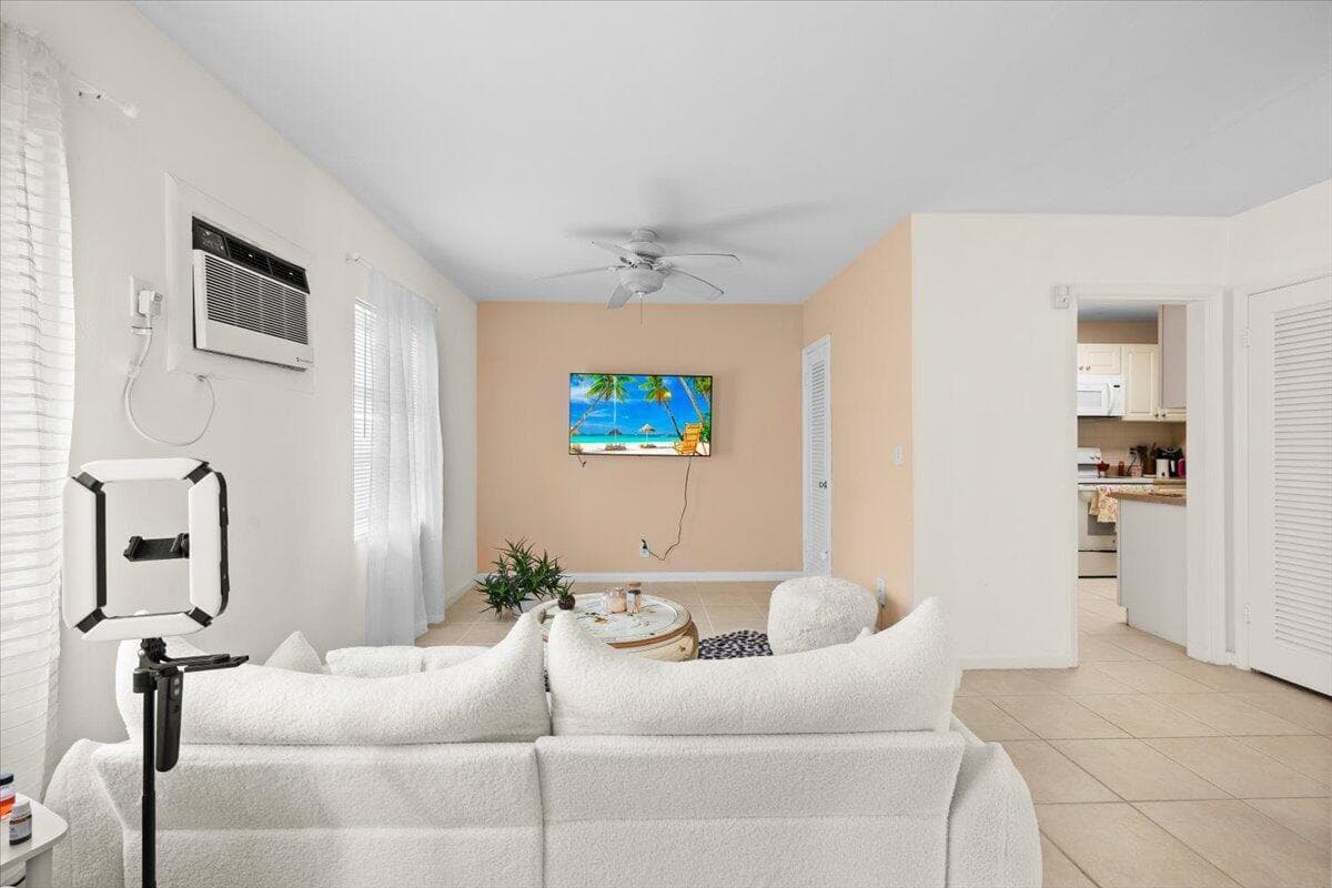 327 S Ocean Breeze # 1, Lake Worth, FL 33460 photo 4