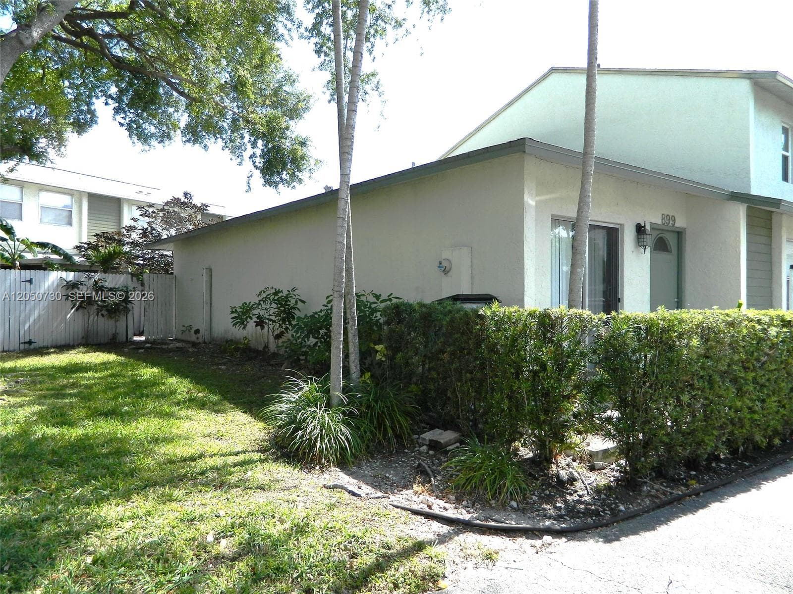 899 Crystal Lake Dr # 899, Deerfield Beach, FL 33064 photo 2